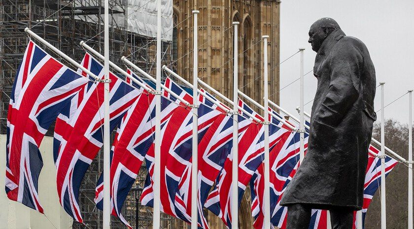 СВР: Лондон готовит в море экологическую катастрофу для обвинения РФ