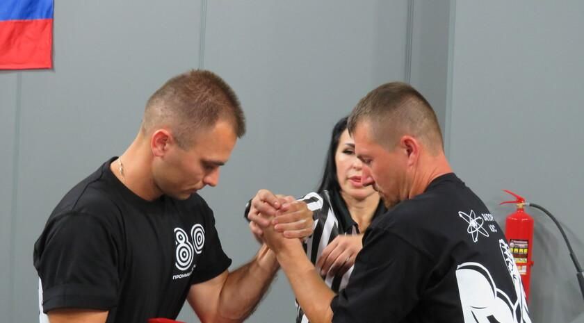 Кубок Запорожской АЭС по армрестлингу, приуроченный к 80-летию атомной промышленности, прошел в Энергодаре на базе детско-юношеской спортивной школы им. Манзули