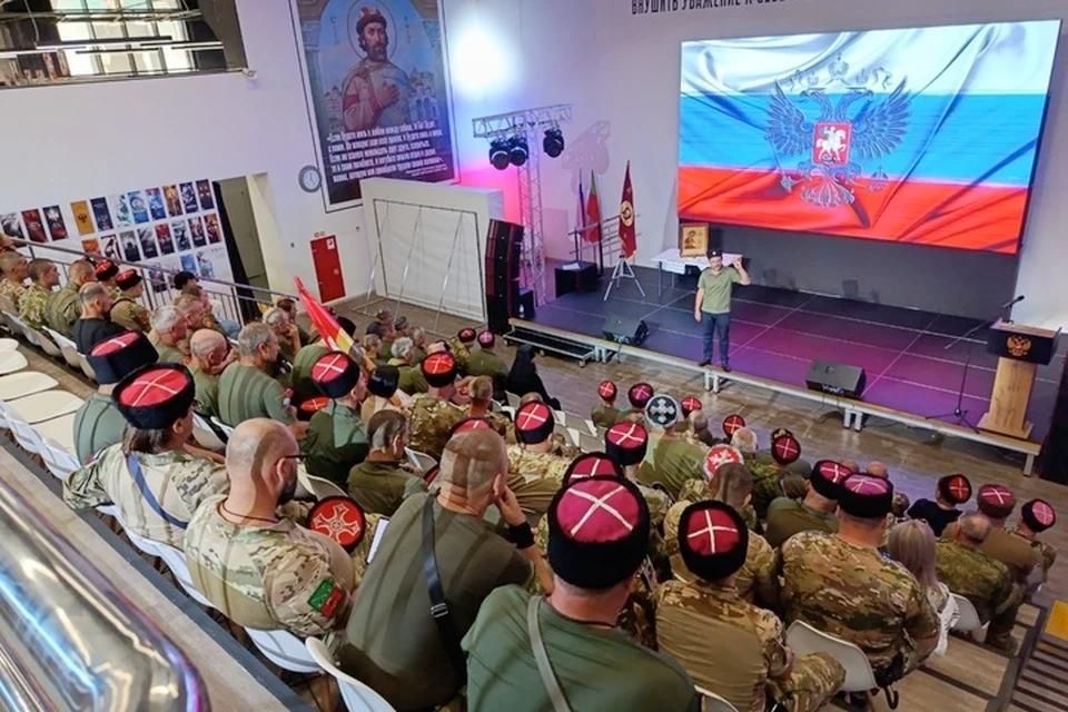 «Запорожскому войску быть!»: В Запорожской области провели большой казачий круг