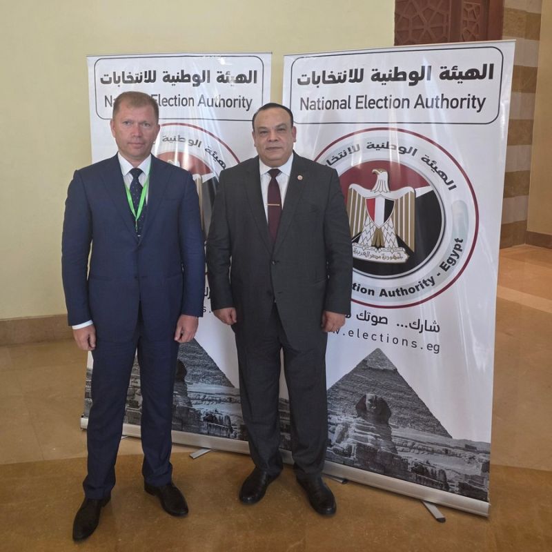 Член ЦИК России Антон Лопатин наблюдает за выборами в Сенат Арабской Республики Египет