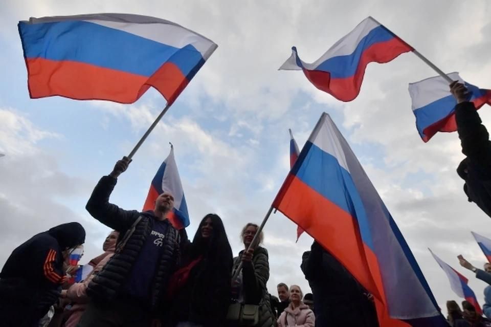 В Мелитополе ко Дню флага России установят праздничную иллюминацию