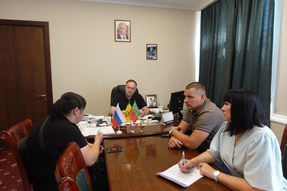 Глава Токмакского муниципального округа Александр Калмыков провел личный прием граждан