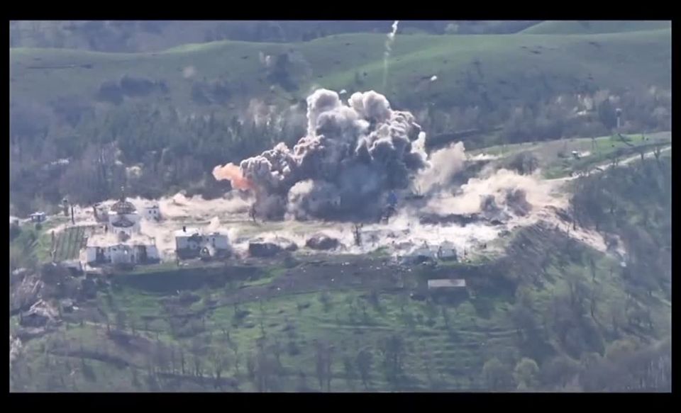 Прилет ФАБ-3000 с УМПК по ПВД ВСУ