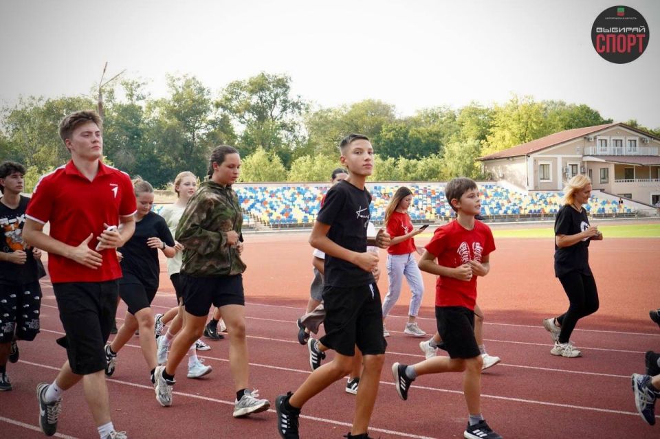 Зарядка ко Дню физкультурника прошла в Мелитополе