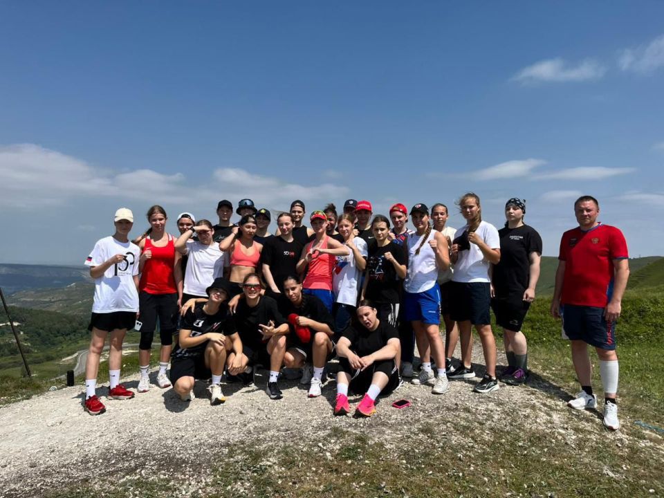 На учебно-тренировочном мероприятии спортивной сборной команды Российской Федерации по боксу среди юниорок 17–18 лет, которое проходит в Кисловодске на базе ФГБУ "ЮГ СПОРТ" с 4 по 24 августа 2025 года, принимает участие...