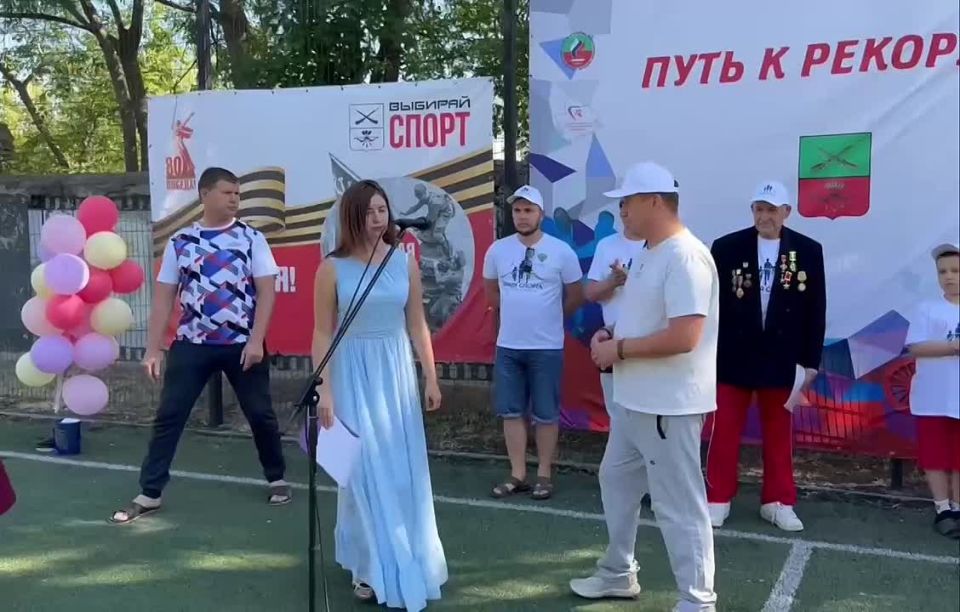 На акимовском стадионе прошло торжественное открытие Дня физкультурника!