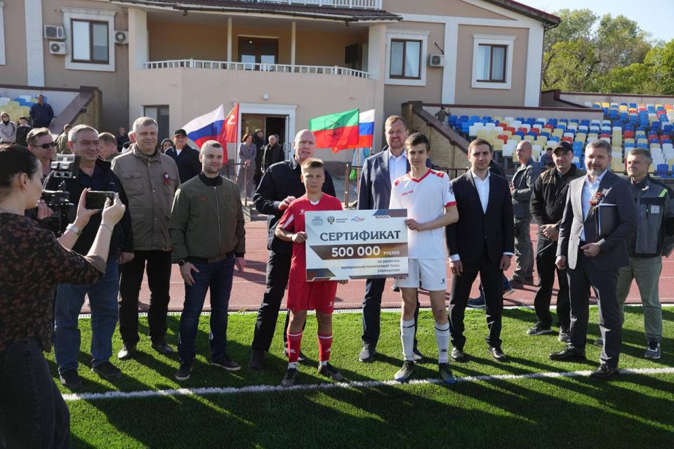 Евгений Балицкий: Уважаемые спортсмены, тренеры, участники физкультурного движения, ветераны и любители спорта Запорожской области! Поздравляю с Днем физкультурника!