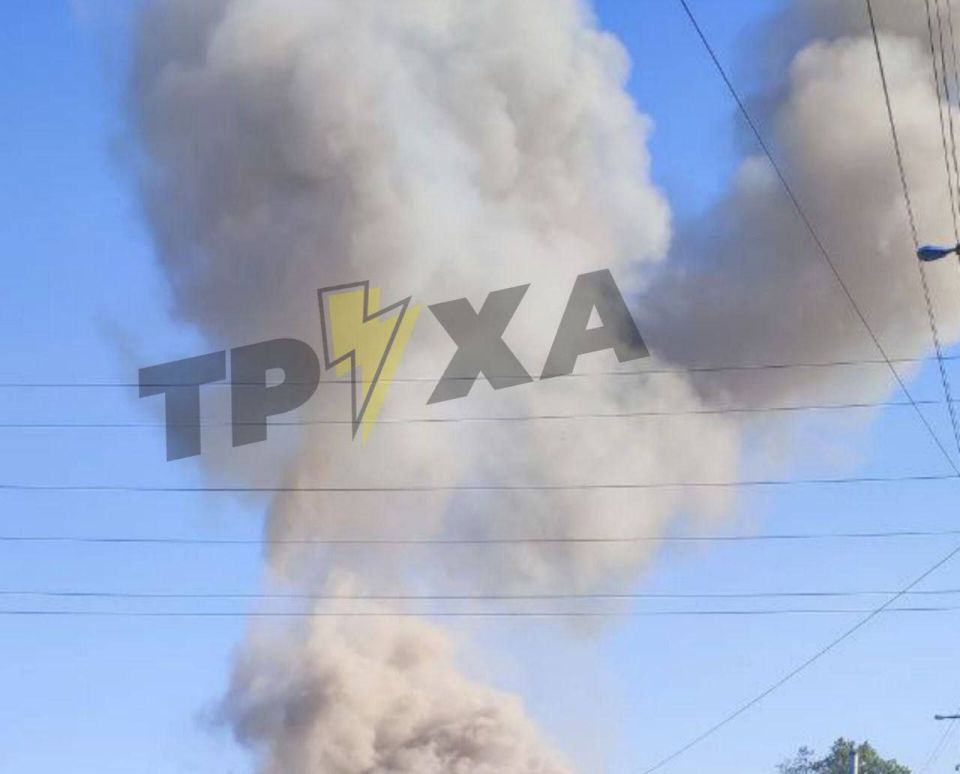 В Запорожье нанесен удар УМПК по объекту транспортной инфраструктуры, сообщают местные каналы