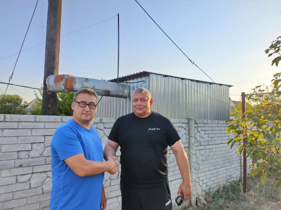 Сегодня глава Акимовского муниципального округа, секретарь Акимовского местного отделения партии «Единая Россия» Александр Трудоношин поздравил представителей подрядной организации с профессиональным праздником – Днем...