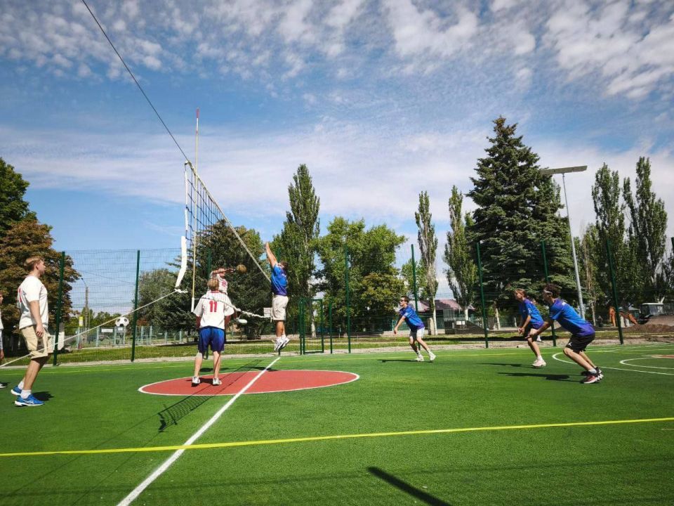 9 августа на территории спортивного комплекса «Олимпиец» состоялись соревнования по парковому волейболу, посвященные Дню физкультурника и 45-летию городского стадиона "Олимпиец"