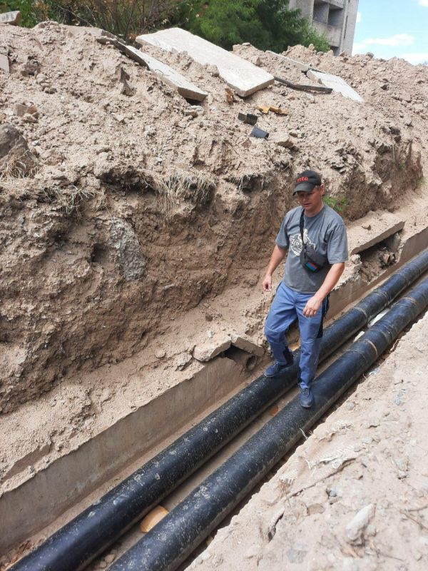 В Днепрорудном заменили участок теплосети