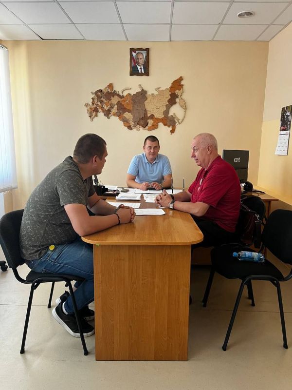 Проблемные вопросы сферы здравоохранения Приморского муниципалитета и повышение качества медицинского обслуживания населения стали основными темами встречи заместителя председателя комитета по государственному управлению и...