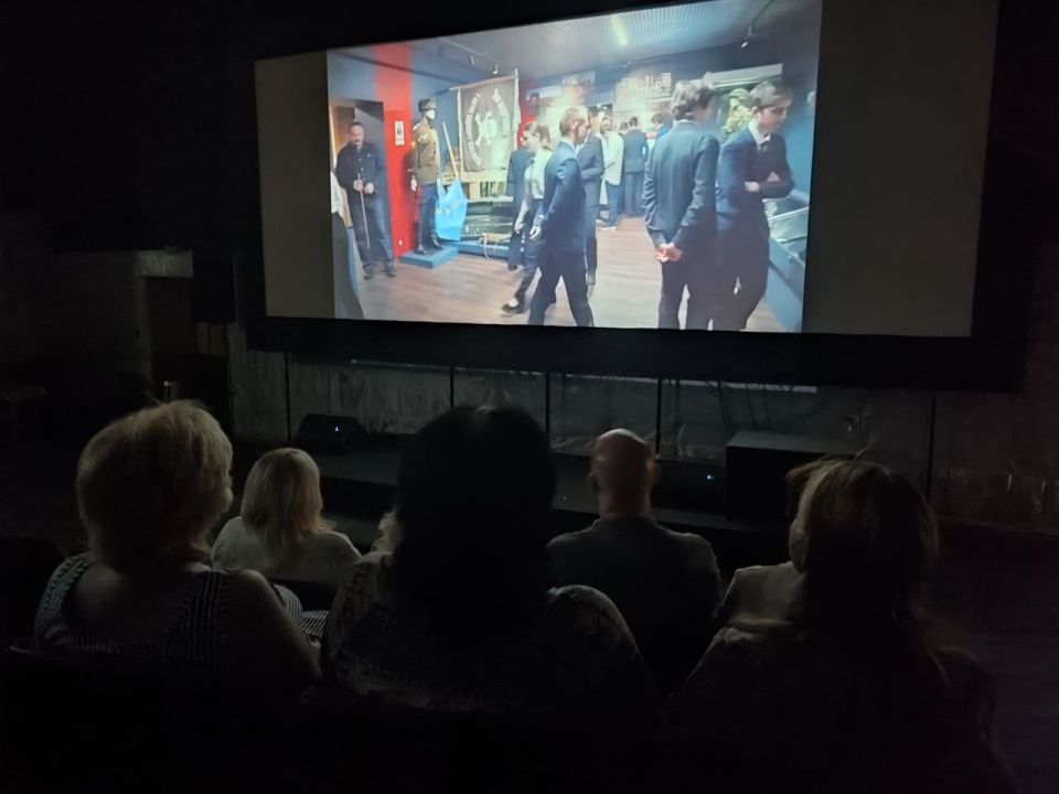 В Токмакском городском Доме культуры состоялся просмотр документального фильма «Несломленные. Возрождение культуры и спорта в Новороссии»