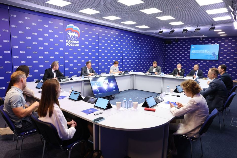 В «Единой России» обсудили поддержку выхода фермеров на онлайн-площадки