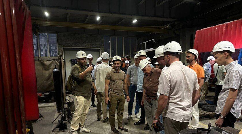 Делегация Тюменской области посетила 3 завода в Бердянске