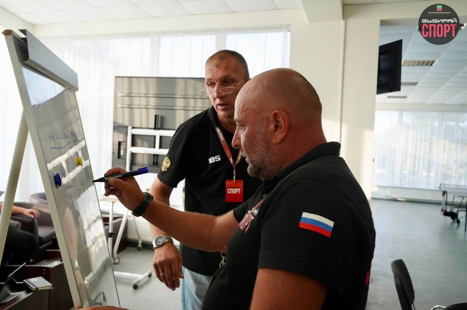 «Путь к рекордам — 2025»: Форум в Бердянске определил векторы развития спорта и наградил лучшие проекты!