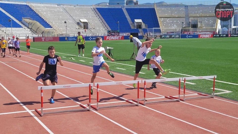 Сборная ЗО по легкой атлетике приняла участие во Всероссийских соревнованиях в Новороссийске