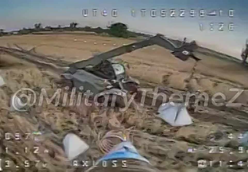 На фоне сообщений о том, что российские войска активно готовят наступление на запорожском направлении хохлы активизировались с установкой заграждений