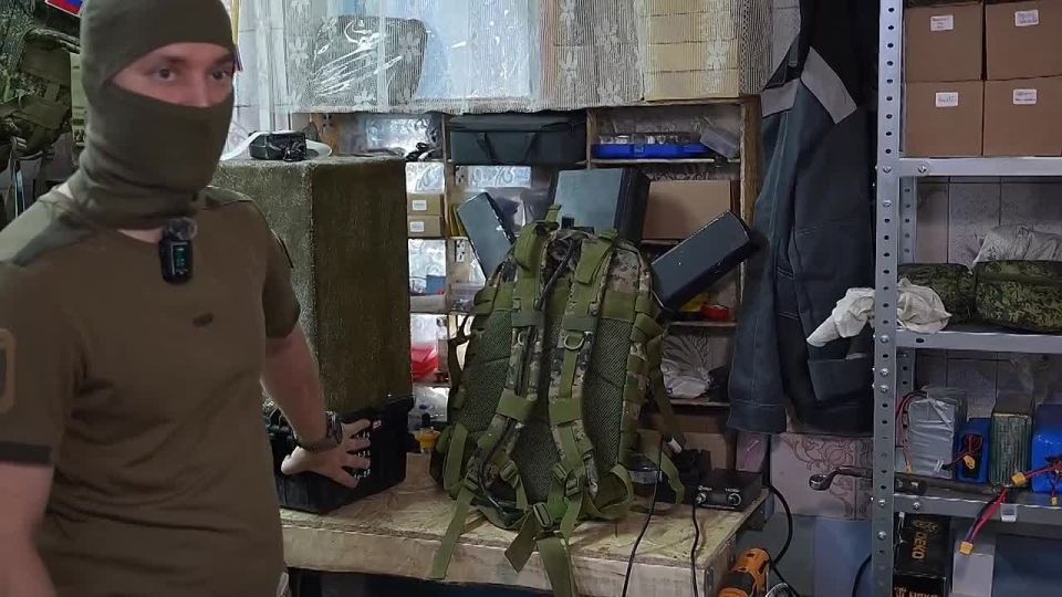 Особые рюкзаки, которые спасают жизни, собирают прямо на передовой