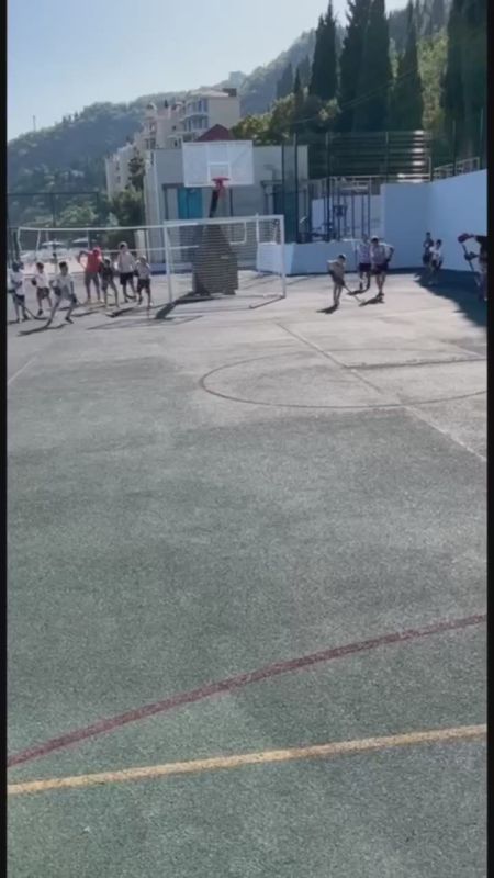 Как спортсмены спортивной сборной команды Запорожской области по хоккею с шайбой готовятся к участию во всероссийских соревнованиях?