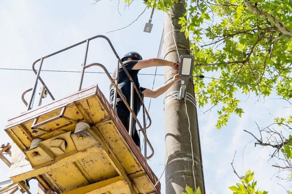 В Мелитополе меняют уличные фонари на энергоэффективные