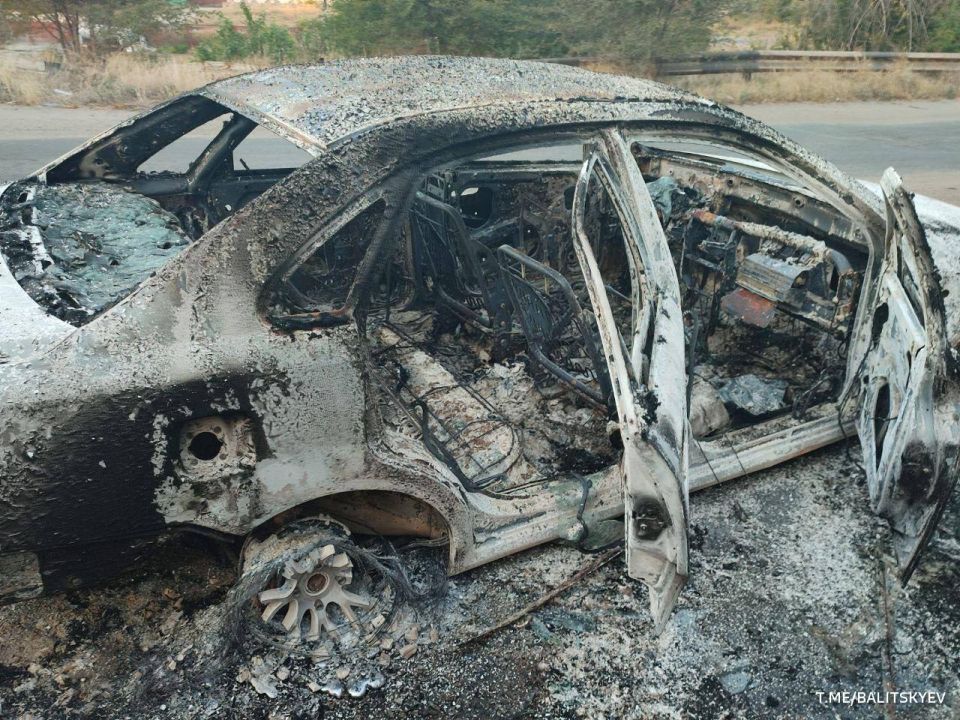 Три человека пострадали в результате украинской атаки на гражданский автомобиль в Запорожской области, сообщил Балицкий
