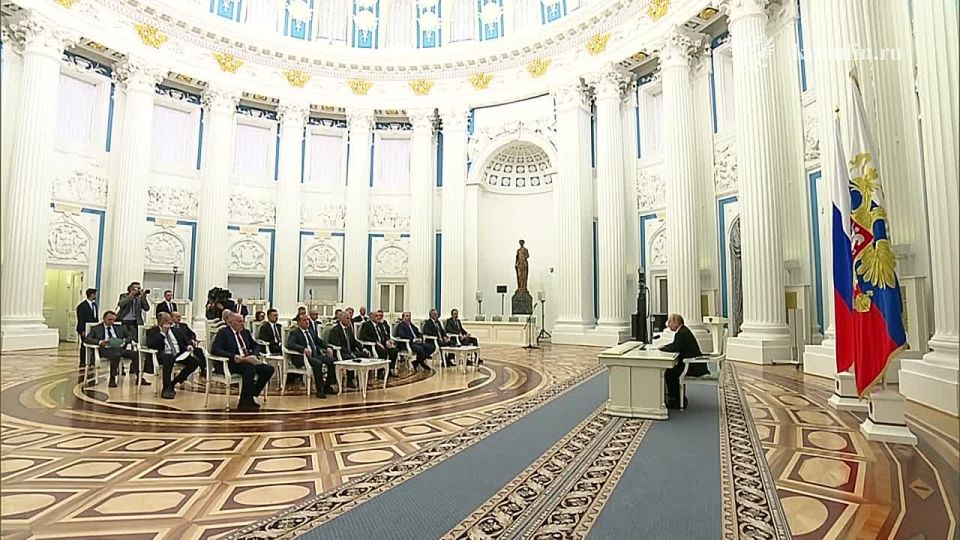 По возвращении из США Путин провел совещание по итогам российско-американских переговоров