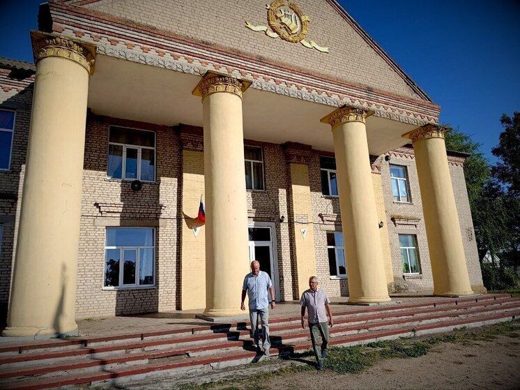 Рабочий визит Виктора Емельяненко в Приморский район