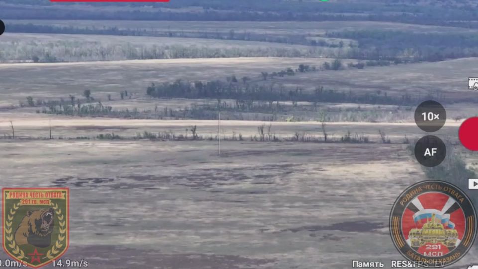 Расчеты взвода беспилотных систем «Кама» легендарного танкового батальона «Казань» 291 гвардейского мотострелкового полка 42 гвардейской мотострелковой дивизии методично поражают опорные пункты, огневые точки и блиндажи...