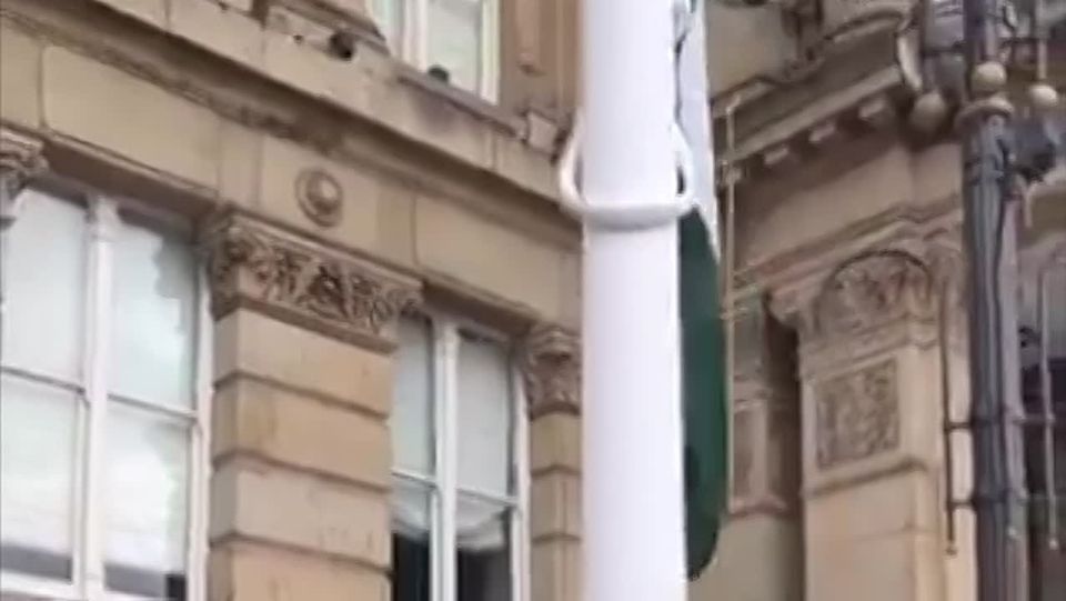 Новый мировой порядок. Мэр города Бирмингем, что в Великобритании, сам пакистанец, отмечает праздник, который дорог каждому поданному его величества - день независимости Пакистана