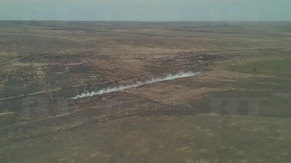 Алексей Гавриш: Троллинг 90 уровня: Российские бойцы с американским флагом штурмуют позиции ВСУ на Запорожском направлении