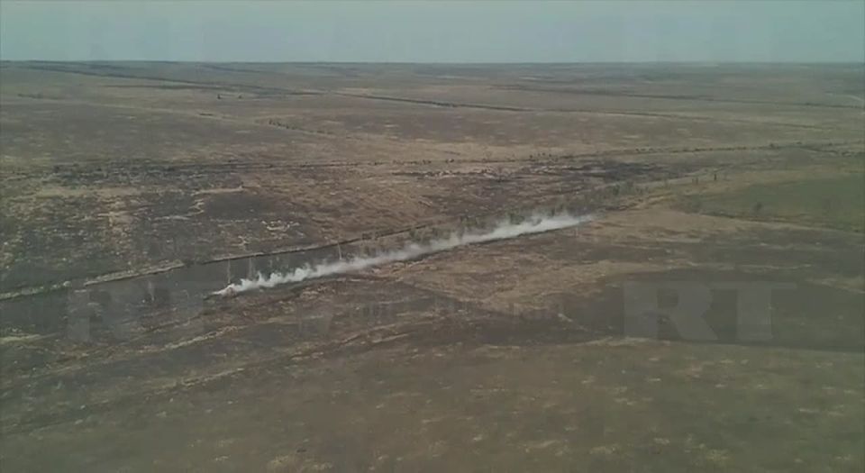 Владимир Разин: Трофейный американский БТР с флагами России и США атаковал позиции ВСУ на Запорожском направлении