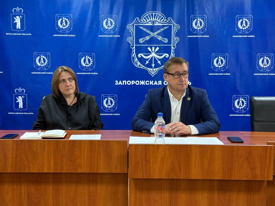 Глава Акимовского муниципального округа Александр Трудоношин провел расширенное открытое совещание с начальниками структурных подразделений администрации, руководителями организаций и учреждений округа и спец.представителем...