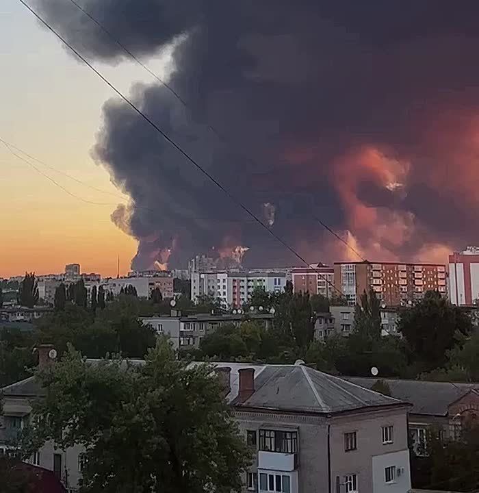 В Кременчуге хорошо. Горят резервуары с азербайджанской нефтью