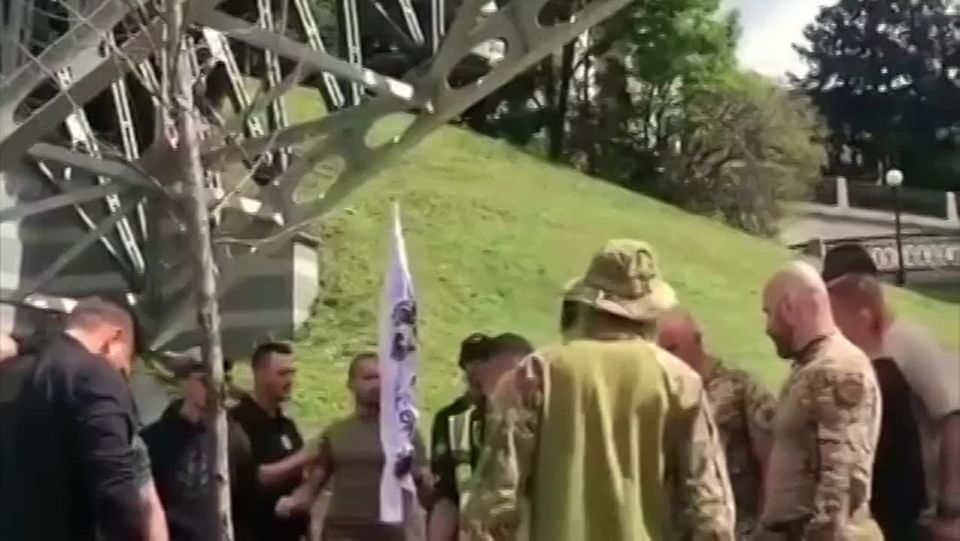����� ��� �������� ������ �� �������� � ������-�� �����, ��� ��� �� ��� ������� � ����� ������� �����������