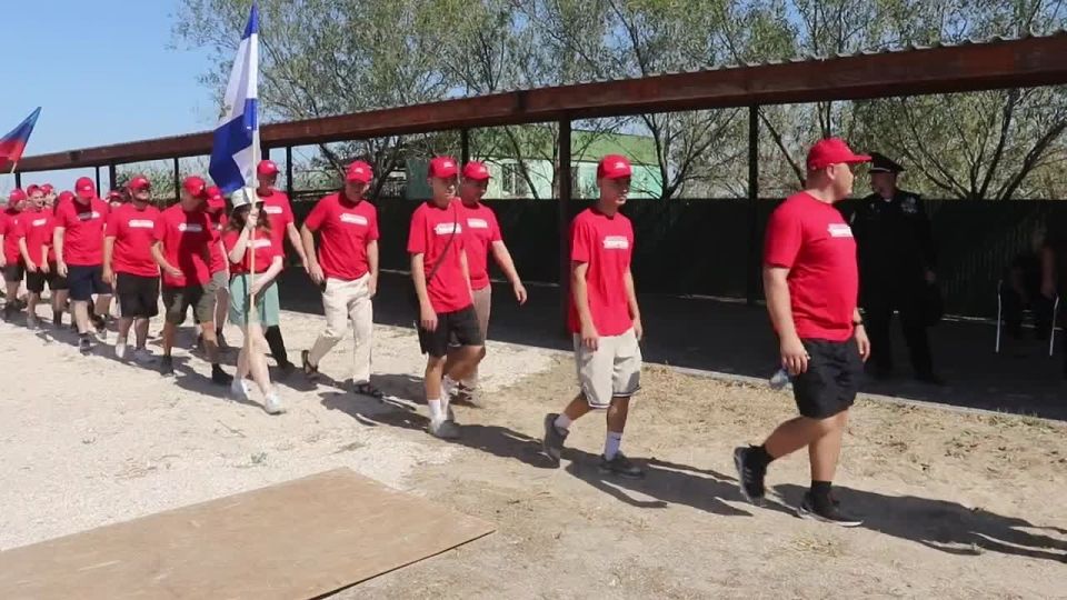 Виктор Емельяненко открыл первый молодёжный форум-лагерь «Новороссия-2025» в Запорожской области