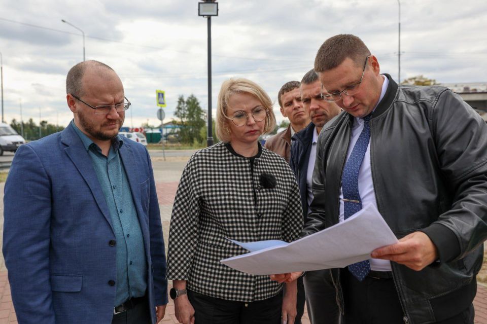 Ирина Гехт: Держу на контроле строительство социальных объектов в поселке Искателей