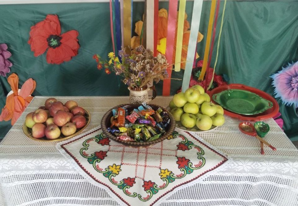 19 августа в Ефремовском Доме культуры прошла познавательно-развлекательная программа «Солнечный праздник — Яблочный Спас»