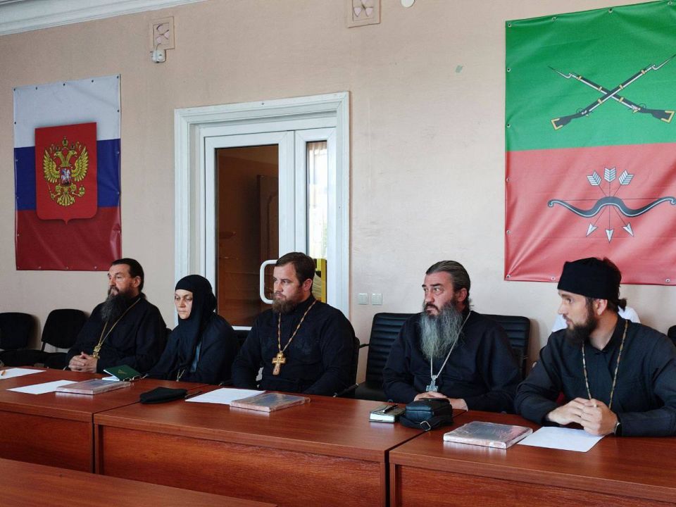 21 августа состоялась встреча благочинного Куйбышевского округа архимандрита Димитрия (Михешкина) и представителей местного духовенства с главой администрации Куйбышевского муниципального округа Кириллом Геннадиевичем...