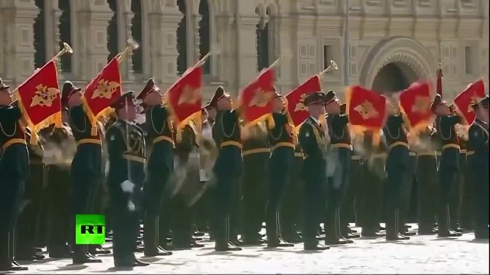 С Днем Государственного флага, друзья! Доброе утро!