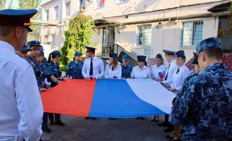 В исправительной колонии №1 прошло торжественное мероприятие, посвященное Дню Государственного флага Российской Федерации