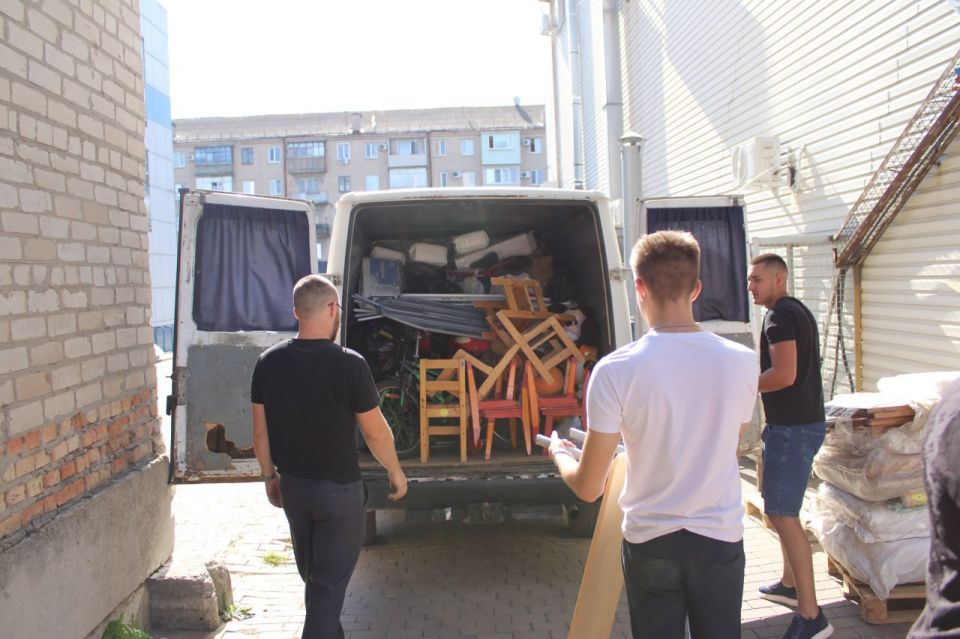 «Единая Россия» передала гуманитарную помощь Мелитопольскому центру реабилитации детей