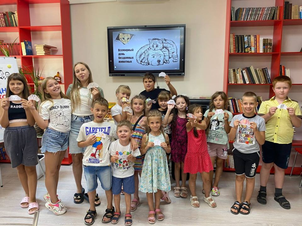 В Центральной детской библиотеке им. Гайдара прошла творческая лаборатория «Волшебный сундук»: «Мы в ответе за тех, кого приручили», ко Всемирному дню бездомных животных