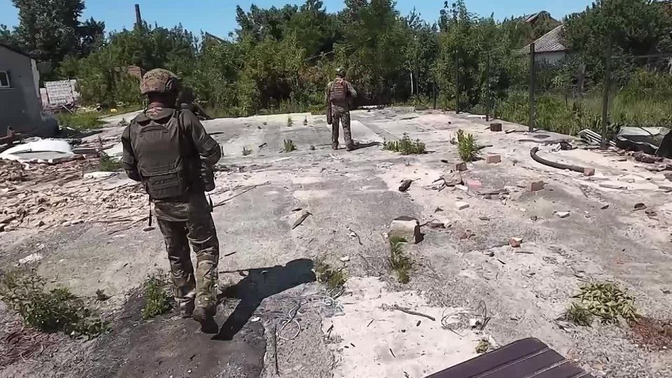 Инженерно-саперные подразделения Ивановских десантников ежедневно уничтожают и обезвреживают десятки неразорвавшихся боеприпасов и FPV-дронов ВСУ в Артемовске