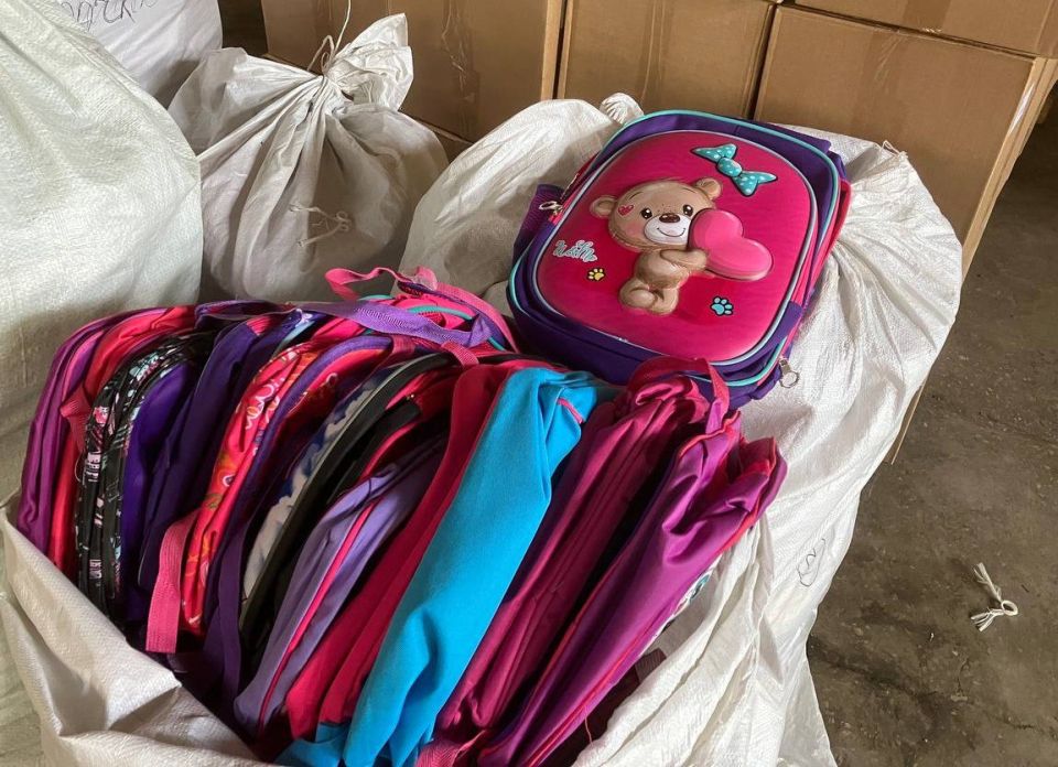 Пензенцы доставили 220 наборов первоклассника на подшефные территории