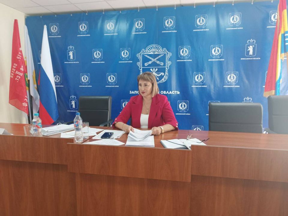 26 августа состоялось заседание комиссии по делам несовершеннолетних и защите их прав под председательством Оксаны Навроцкой