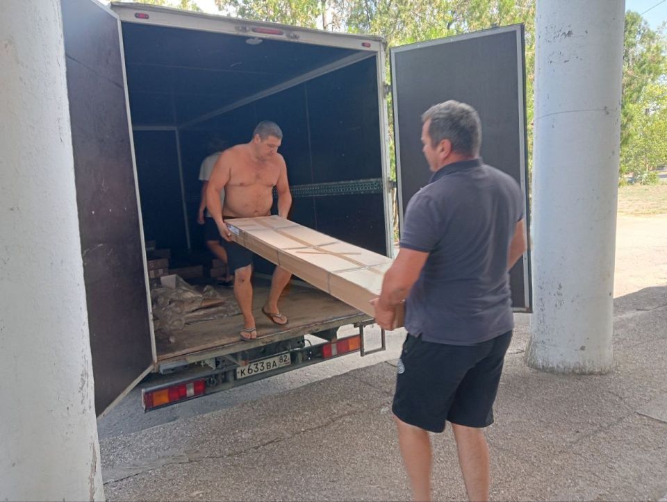 В рамках национального проекта «Семья» (федеральный проект «Семейные ценности и инфраструктура культуры») во Владимировский сельский дом культуры МКУ "Акимовская ЦКС" началась поставка мебели