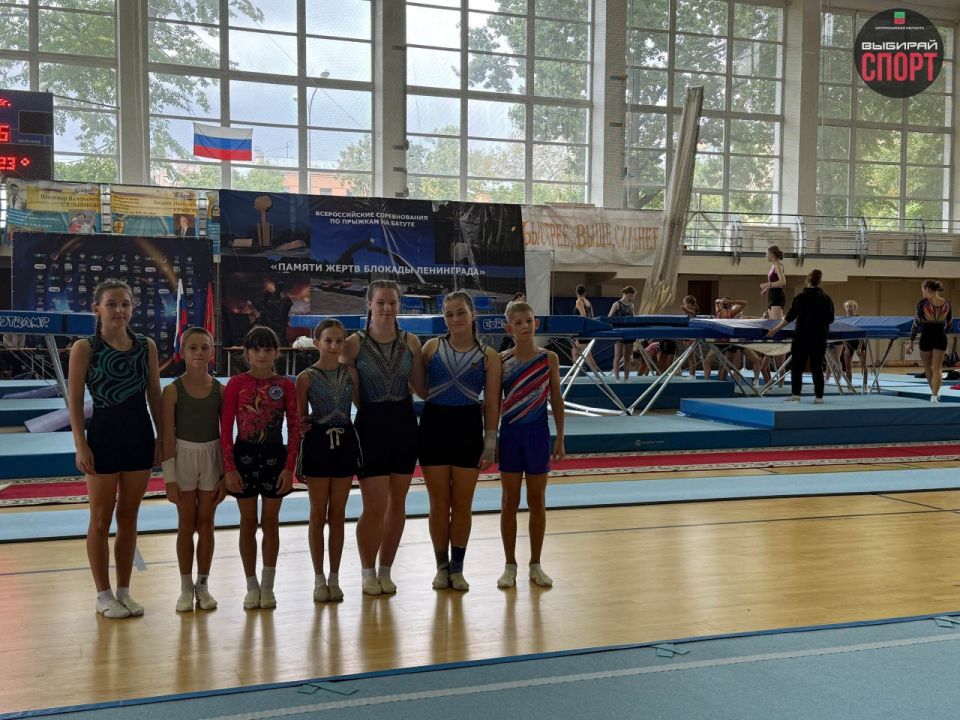 Сборная Запорожской области по прыжкам на батуте принимает участие во Всероссийских соревнованиях в Санкт-Петербурге