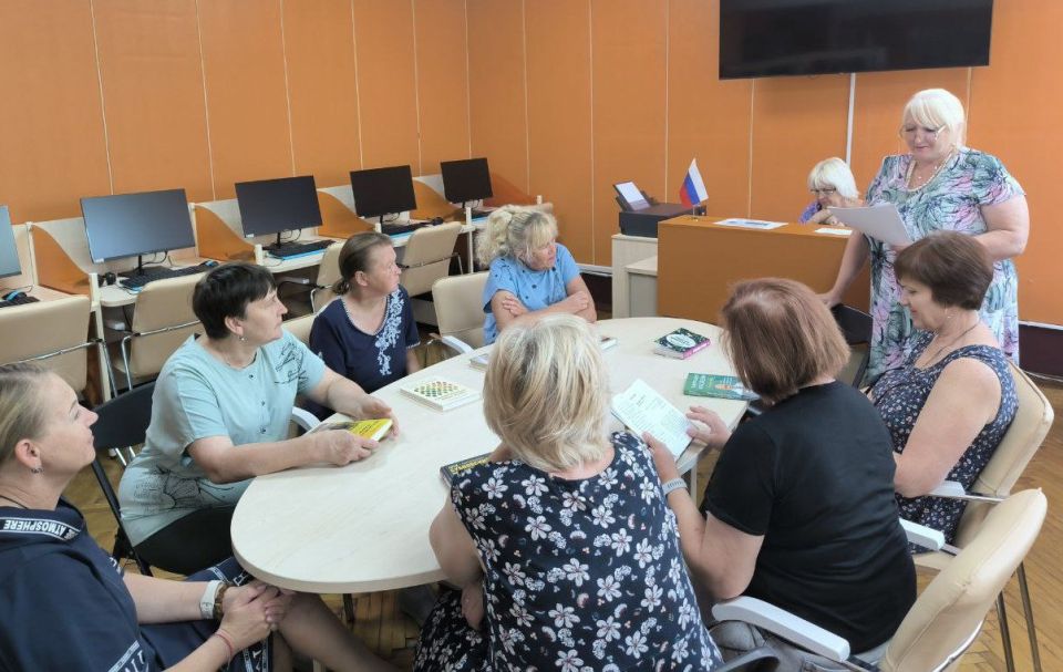 В Токмакской центральной городской библиотеке в рамках национального проекта «Семья», федерального проекта «Старшее поколение» региональной программы Запорожской области «Активное долголетие» состоялась лекция «Путь к...