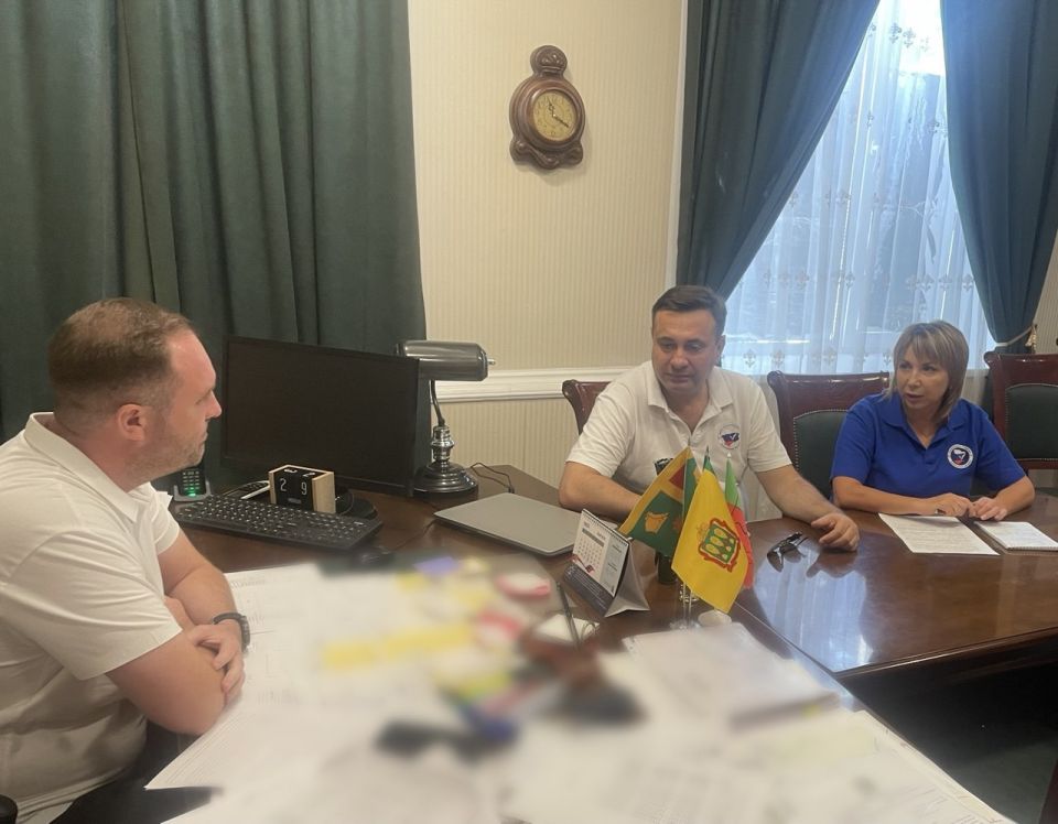 Председатель Избирательной комиссии Запорожской области Галина Катющенко провела встречу с Главой Токмакского муниципального округа Александром Калмыковым